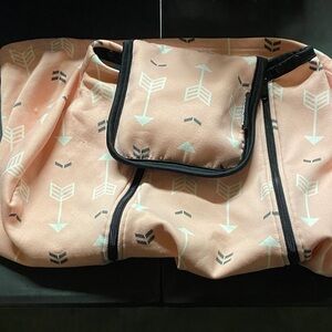 Pink arrow car seat cover